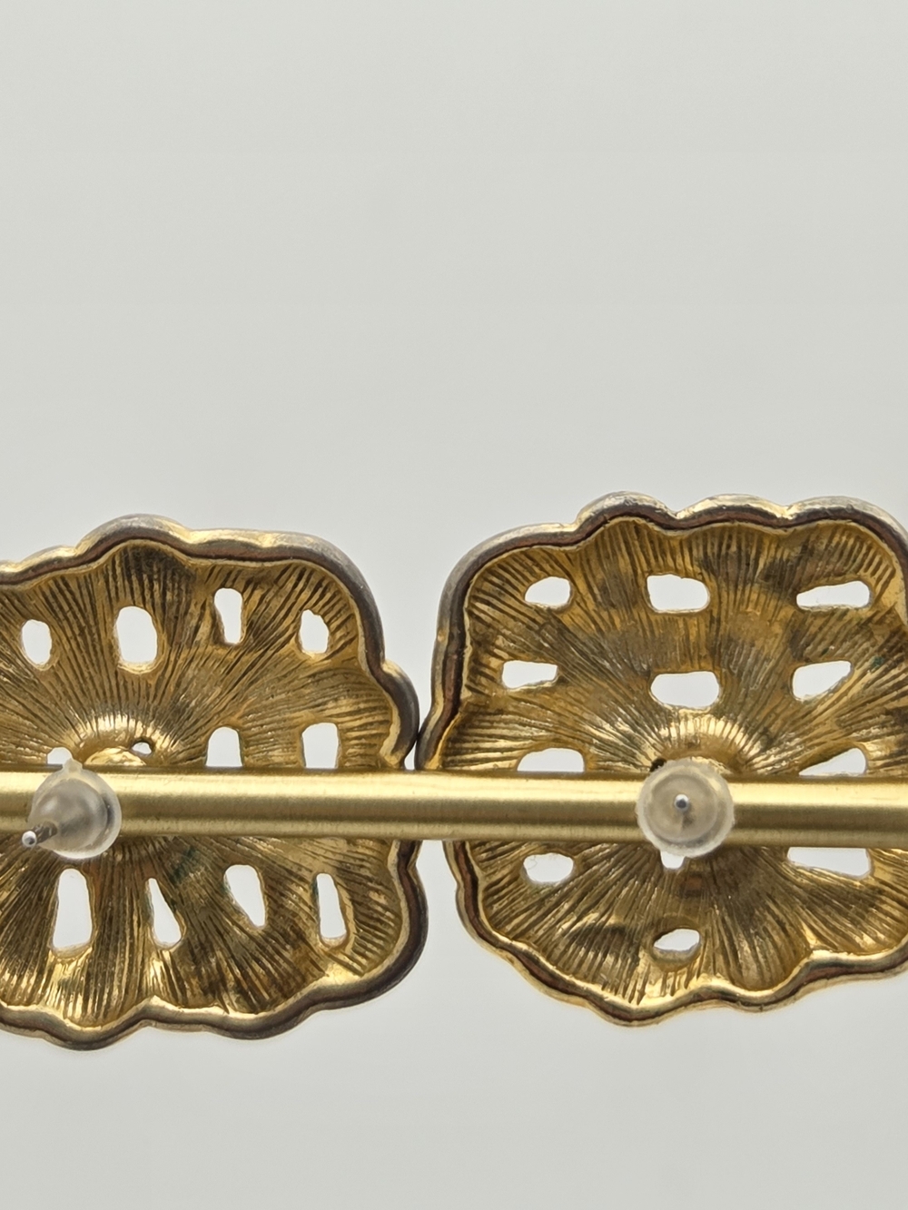 Vintage Gold Tone Woven Basketweave Square Post Earrings 1" - Picture 8 of 11
